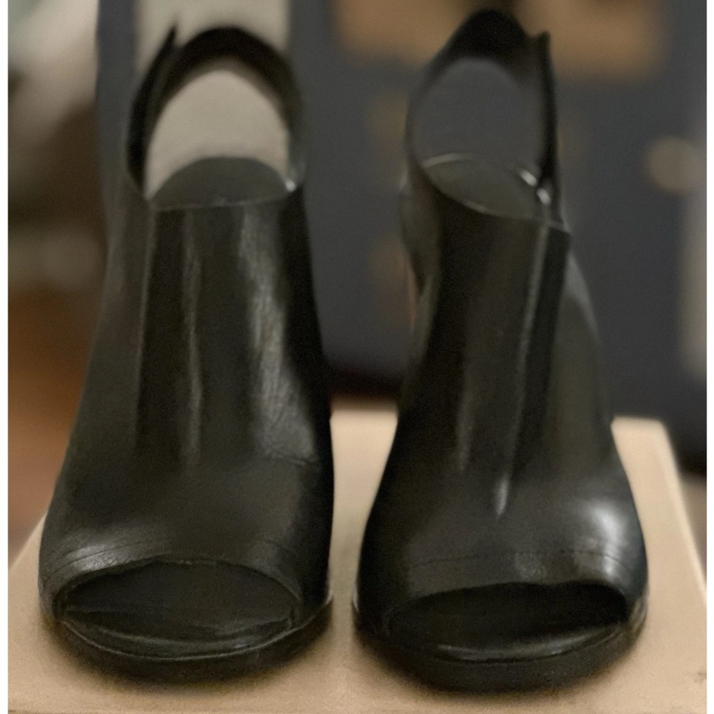 Audrey Brooke Black Leather Slingback Sandal Wood Heel Peep Toe Women's 9.0 - Picture 4 of 8